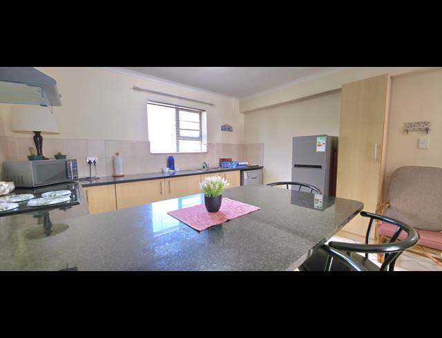 2 BEDROOM APARTMENT FOR SALE IN HARTENBOS CENTRAL